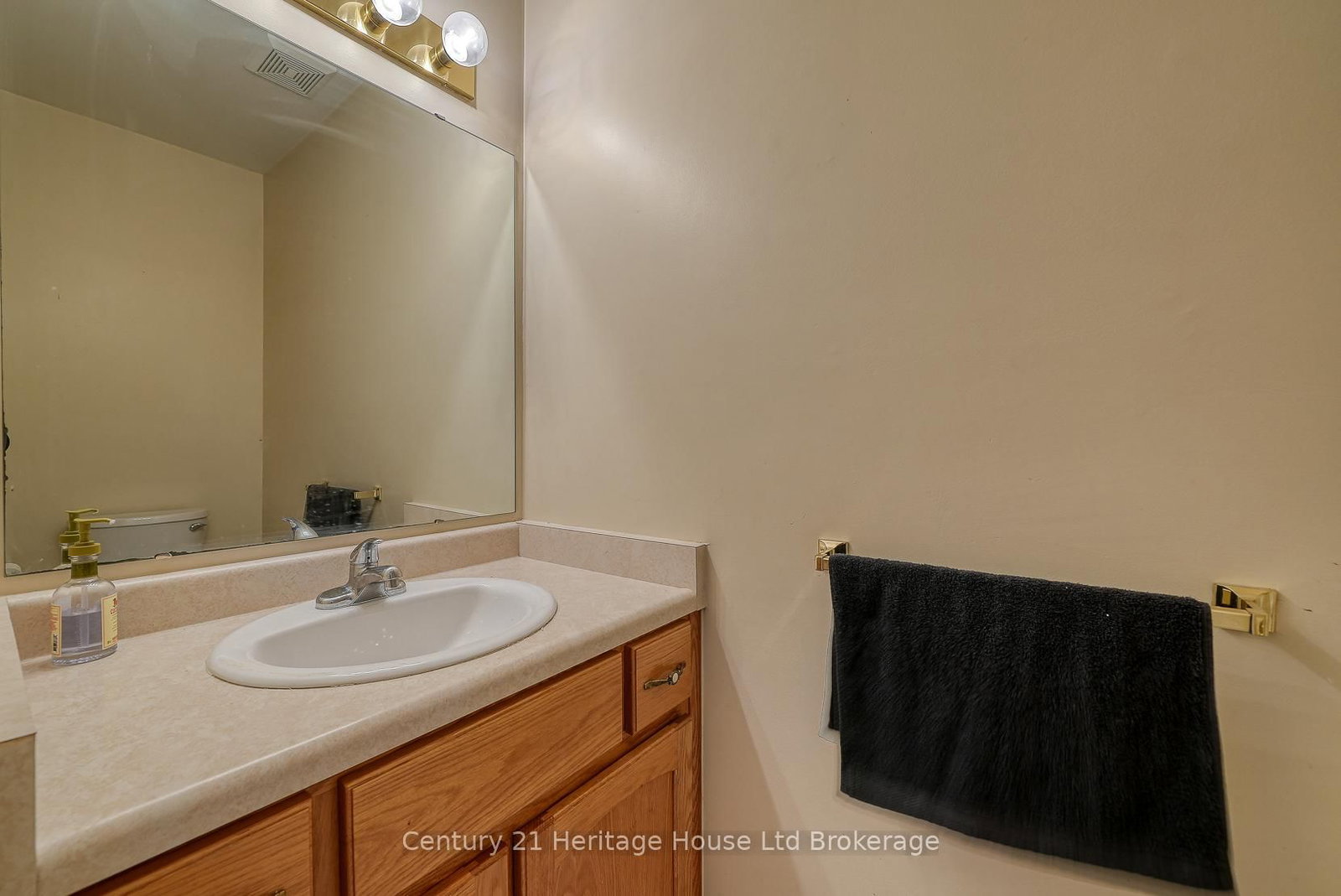 Detached House for sale at 41 Naskapi Street, Woodstock, Ontario, N4T 1G5 - North - MLS: X12312890