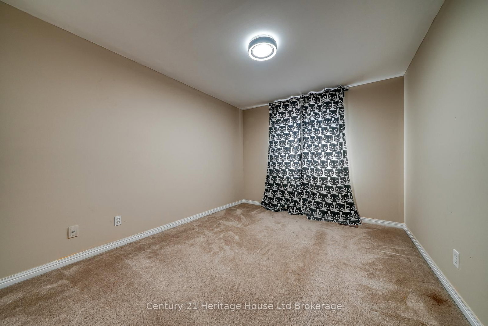 Detached House for sale at 41 Naskapi Street, Woodstock, Ontario, N4T 1G5 - North - MLS: X12312890