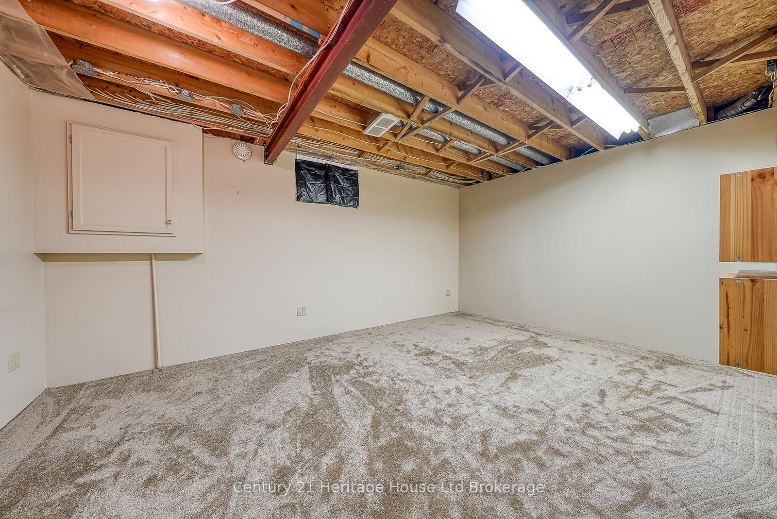 Detached House for sale at 41 Naskapi Street, Woodstock, Ontario, N4T 1G5 - North - MLS: X12312890