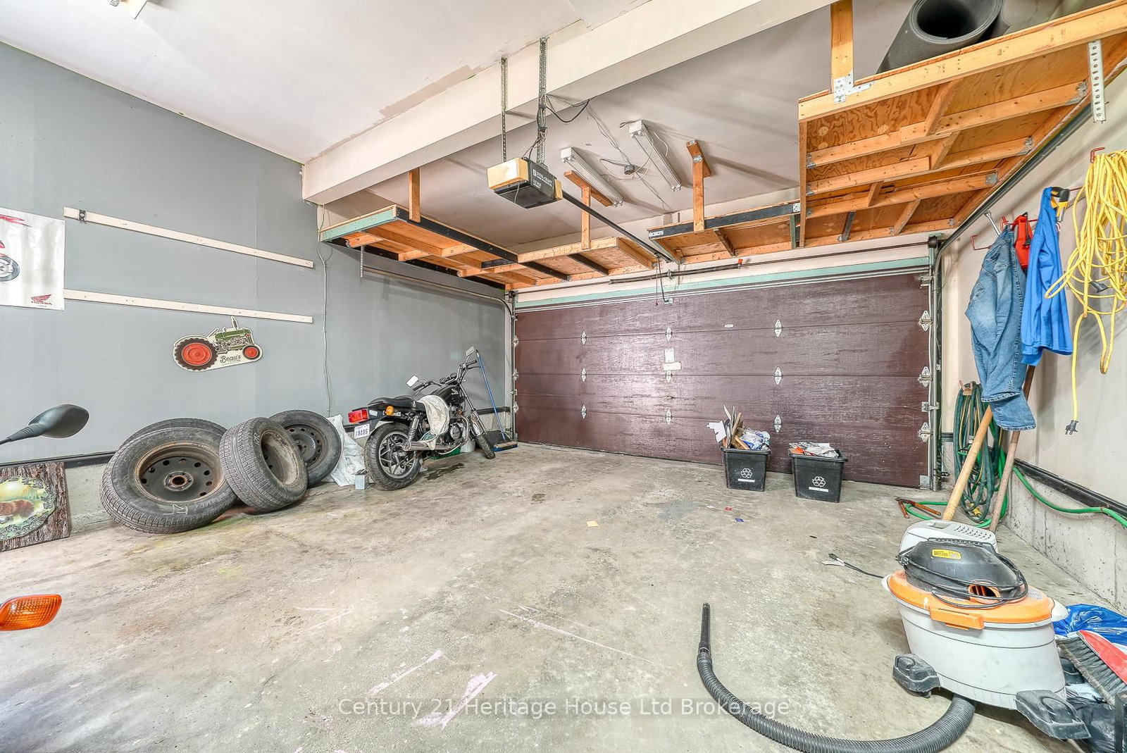 Detached House for sale at 41 Naskapi Street, Woodstock, Ontario, N4T 1G5 - North - MLS: X12312890