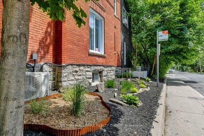 120 Strathcona Avenue — photo 3