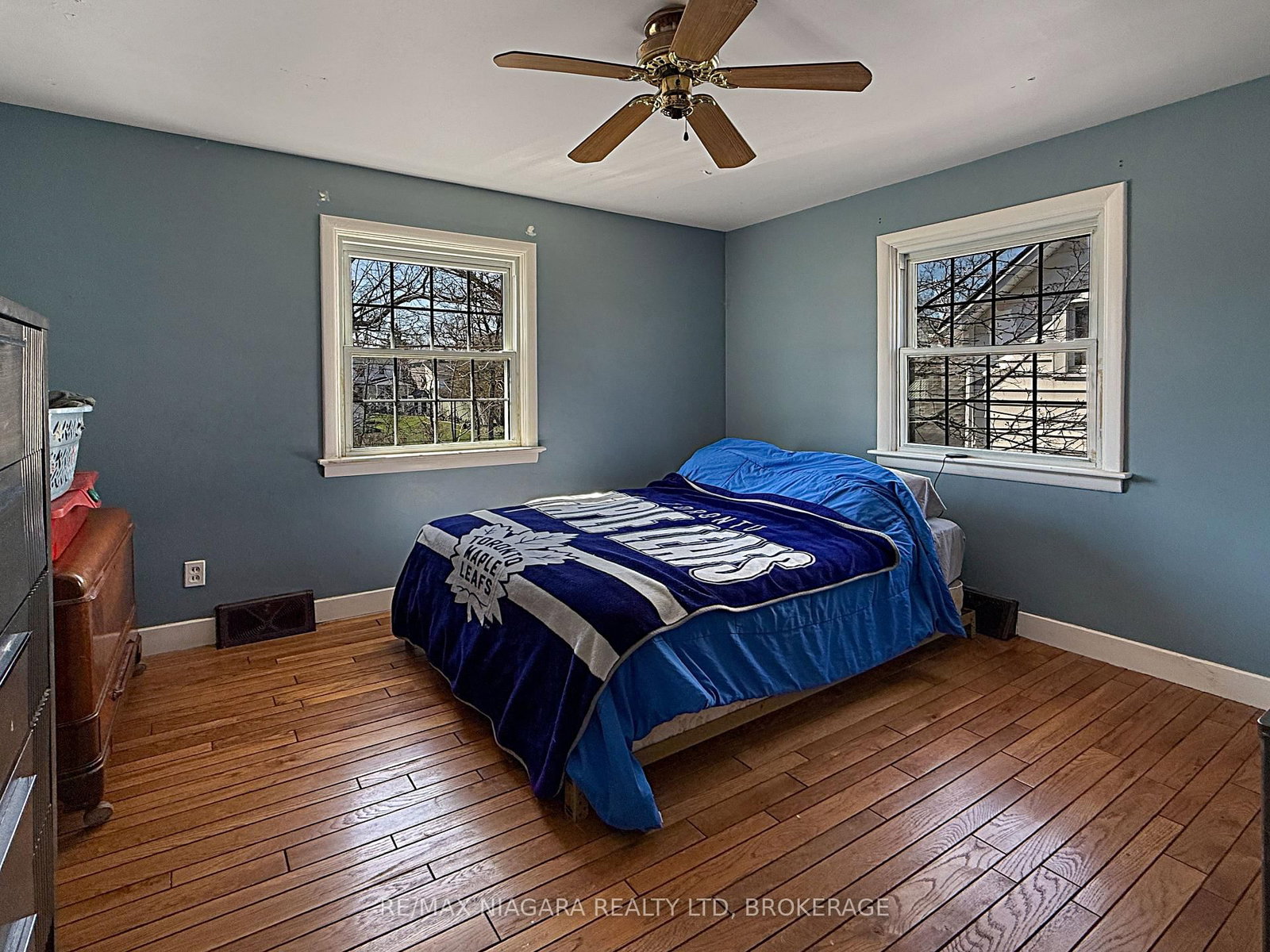 Detached House for sale at 21 Highland Avenue, Fort Erie, Ontario, L2A 2X6 - Central - MLS: X12313299