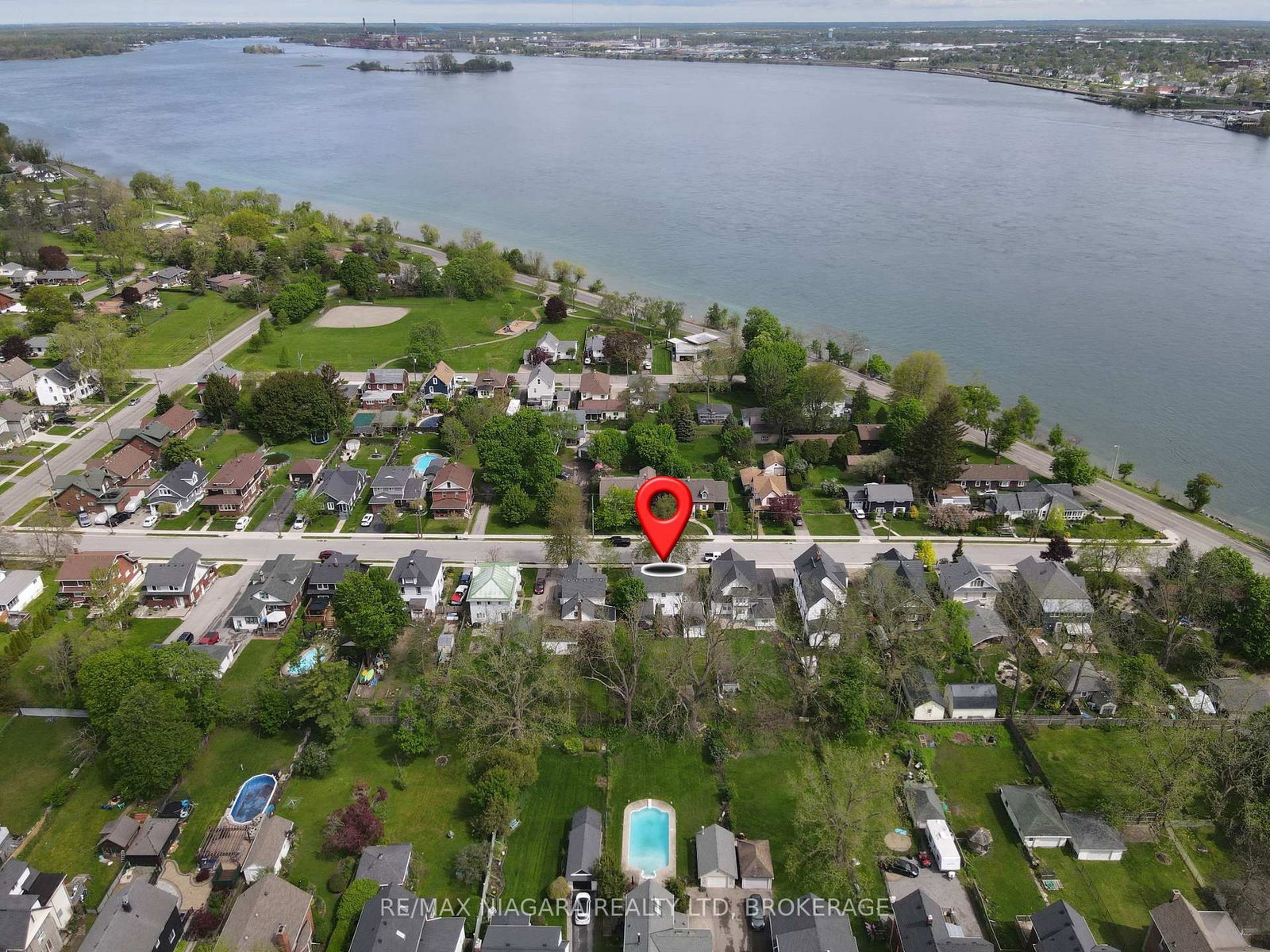 Detached House for sale at 21 Highland Avenue, Fort Erie, Ontario, L2A 2X6 - Central - MLS: X12313299