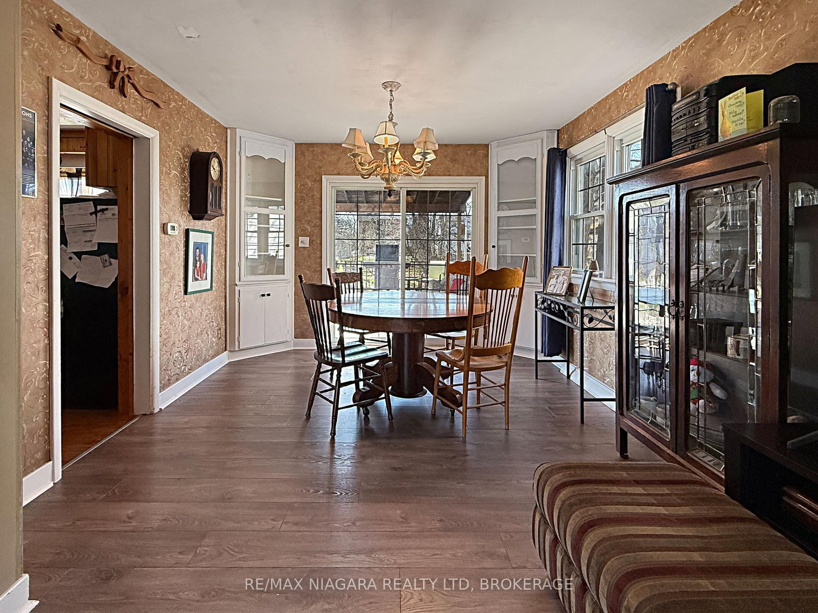 Detached House for sale at 21 Highland Avenue, Fort Erie, Ontario, L2A 2X6 - Central - MLS: X12313299