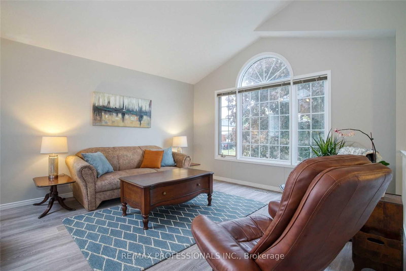 522 Trico Dr, Cambridge, N3H 5M5 | Image 2