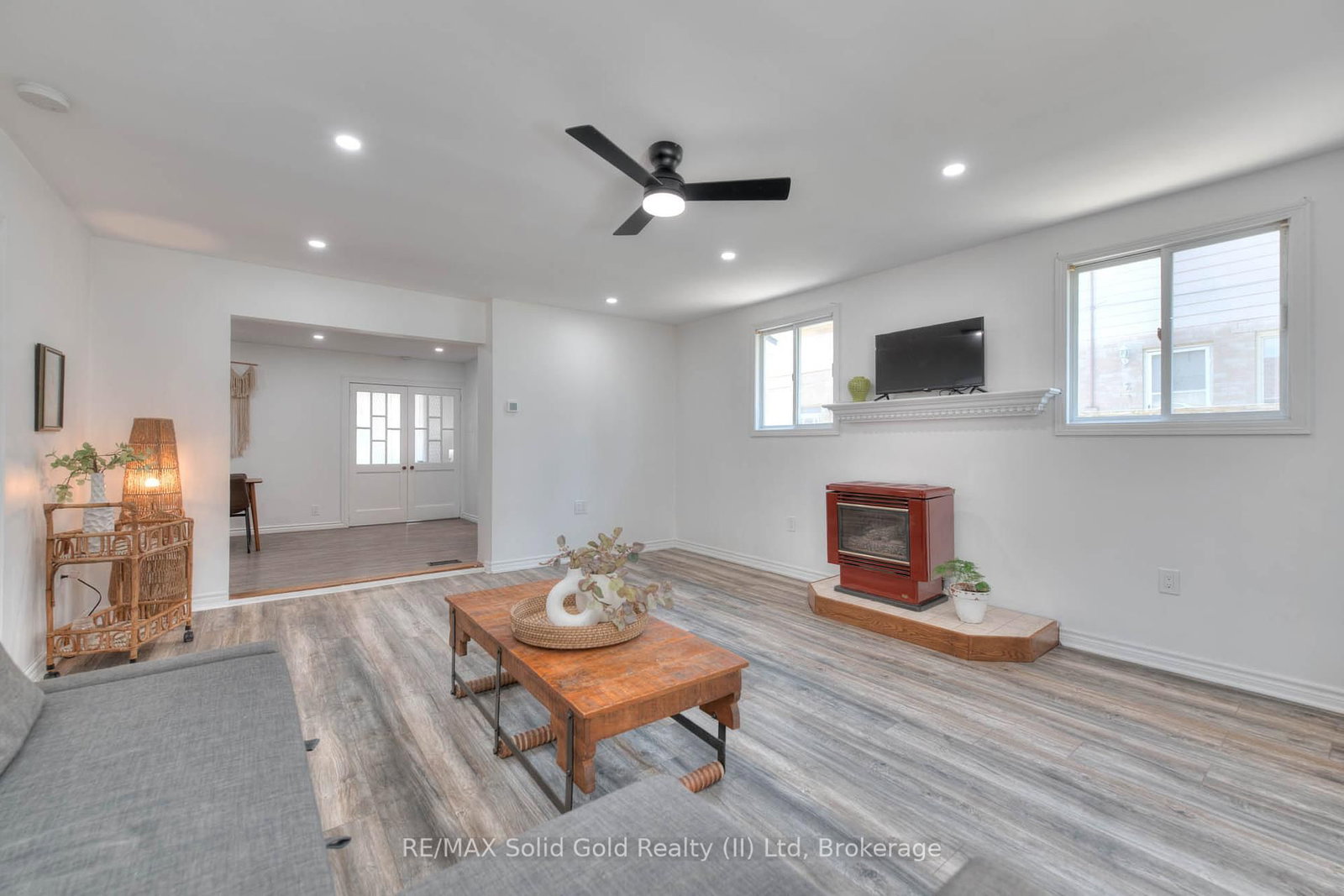 Listing Image 18