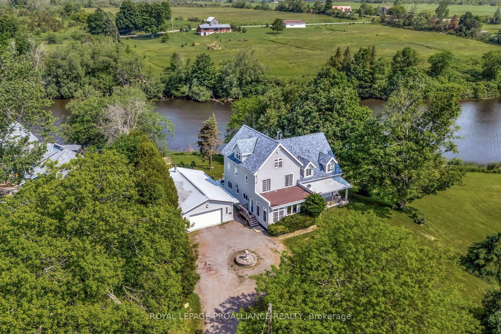 2925 County Road 10 • Prince Edward County, ON photo 2