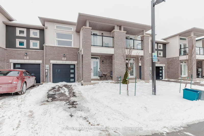 87 Renfrew Tr, Welland, L3C 0K2 | Image 3