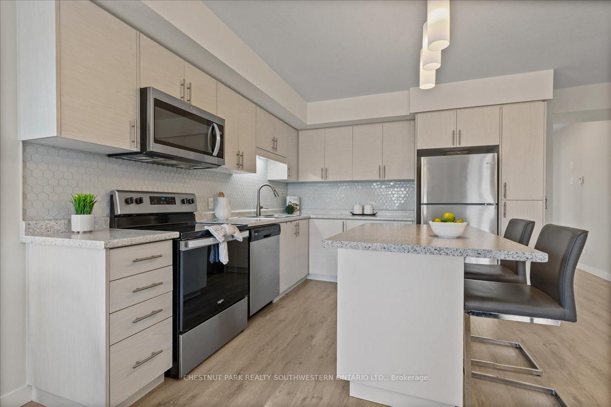 166 Rochefort Street, Unit B - Photo 11