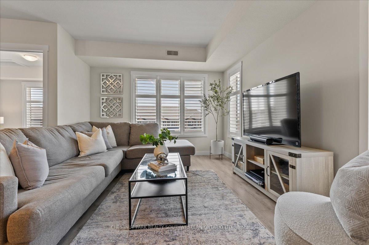 166 Rochefort Street, Unit B - Photo 12