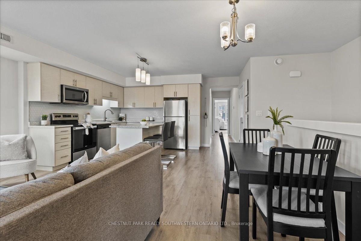 166 Rochefort Street, Unit B - Photo 14