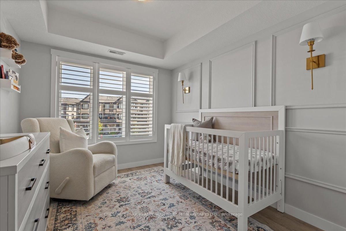 166 Rochefort Street, Unit B - Photo 22