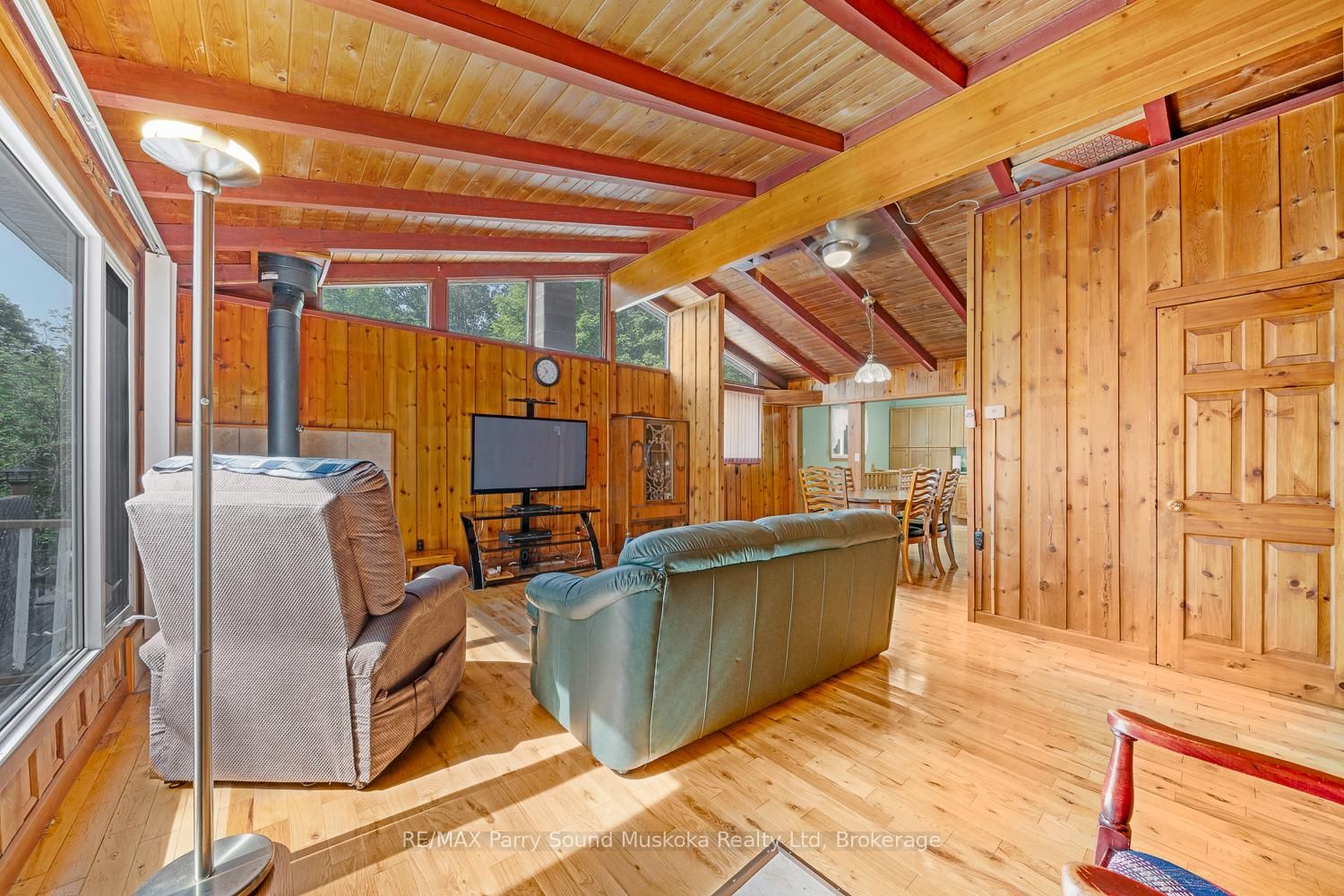 Listing Image 8