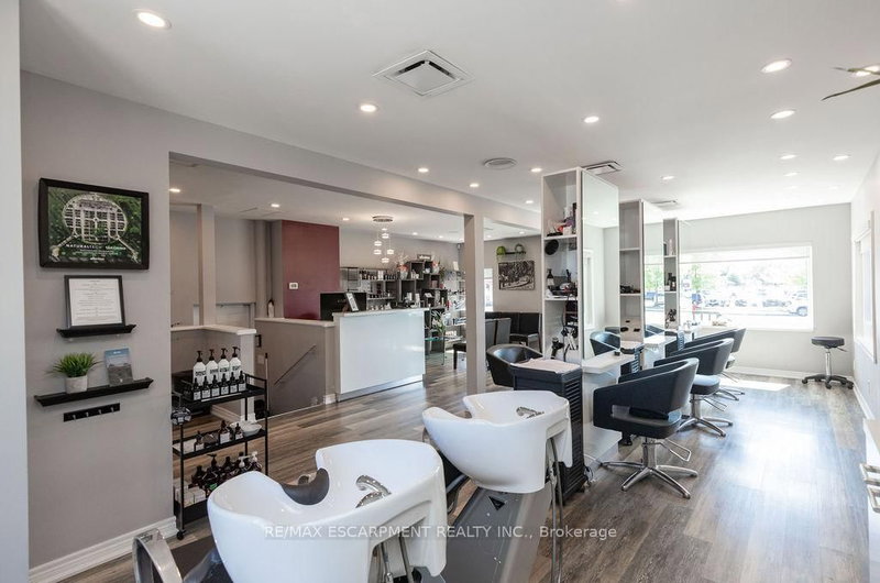 664 UPPER JAMES St, Hamilton, L9C 2Z3 | Image 3