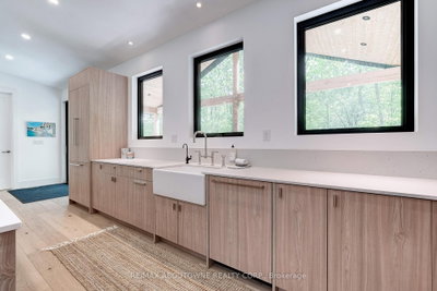 295 Allen Road — more photos