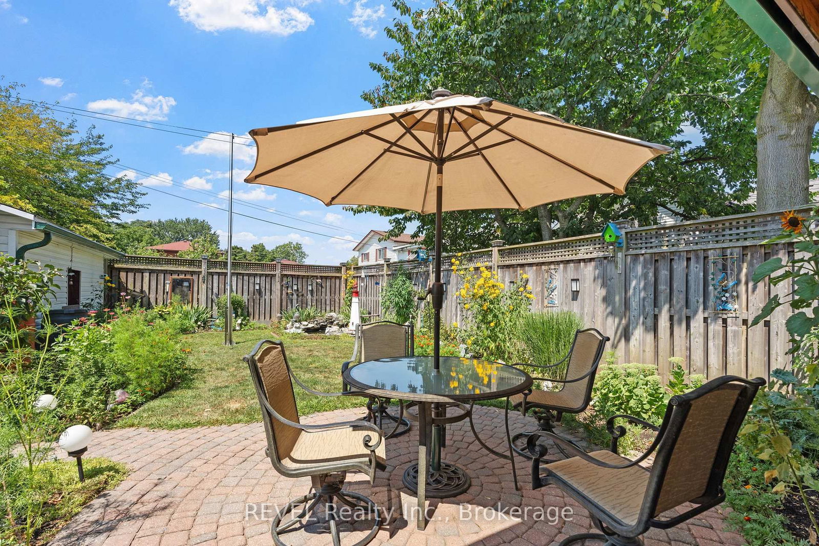 Detached House for sale at 208 NORTH Street, Fort Erie, Ontario, L2A 3R8 - Central - MLS: X12320020