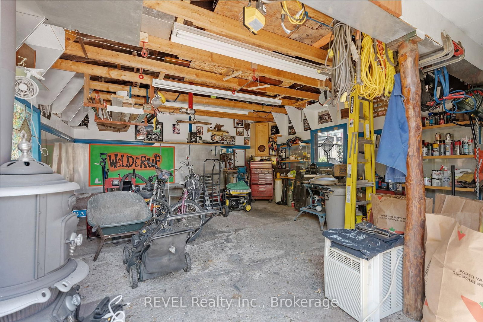 Detached House for sale at 208 NORTH Street, Fort Erie, Ontario, L2A 3R8 - Central - MLS: X12320020