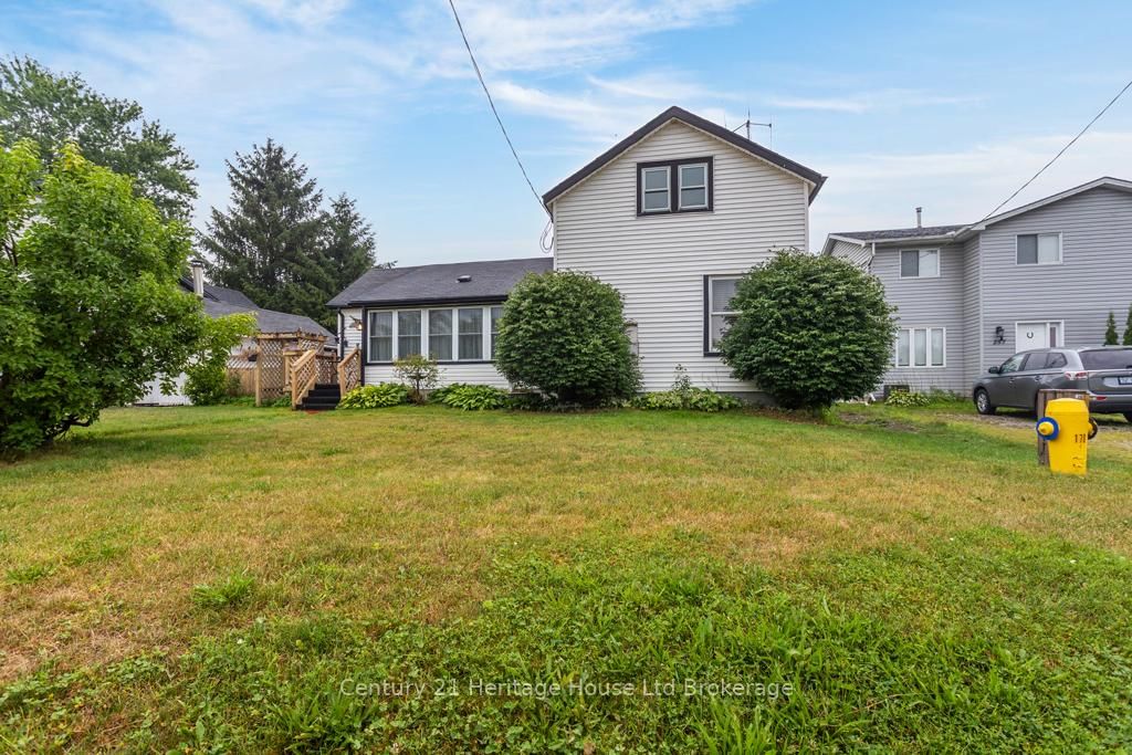 Listing photo 3