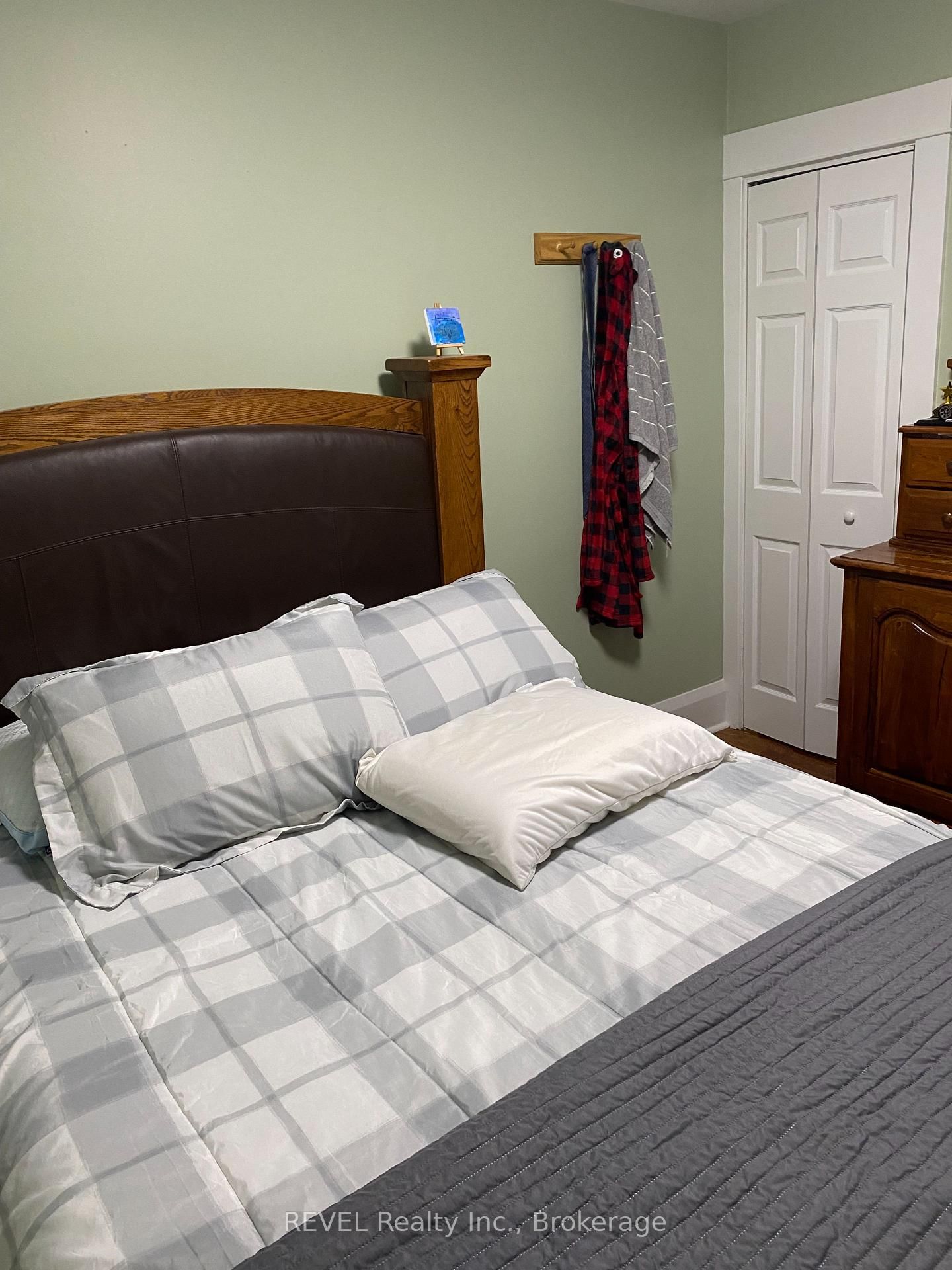 Detached House for sale at 248 HIGH Street, Fort Erie, Ontario, L2A 3R3 - Central - MLS: X12320242