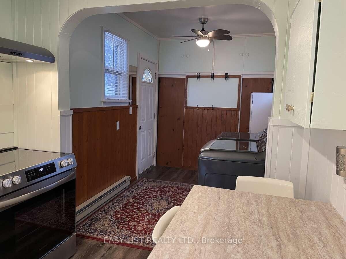 Detached House for sale at 35 Mary Street, Fort Erie, Ontario, L2A 4A4 - Central - MLS: X12322238