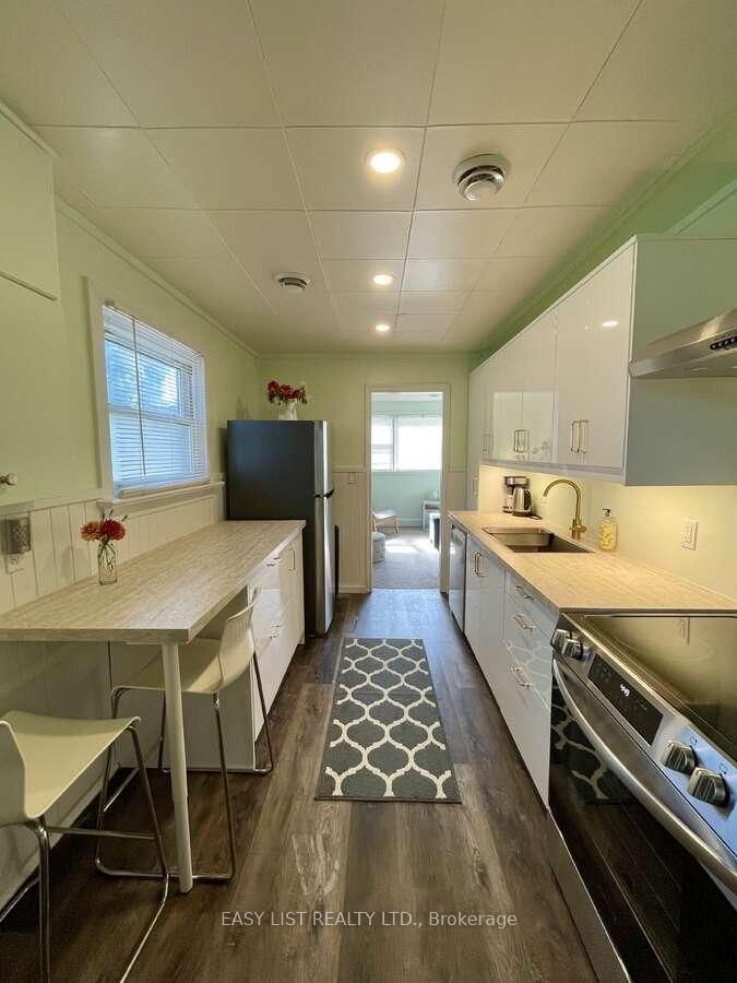 Detached House for sale at 35 Mary Street, Fort Erie, Ontario, L2A 4A4 - Central - MLS: X12322238