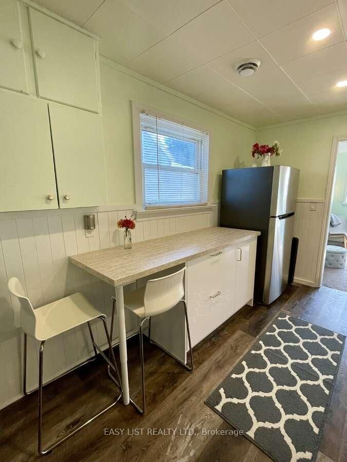 Detached House for sale at 35 Mary Street, Fort Erie, Ontario, L2A 4A4 - Central - MLS: X12322238