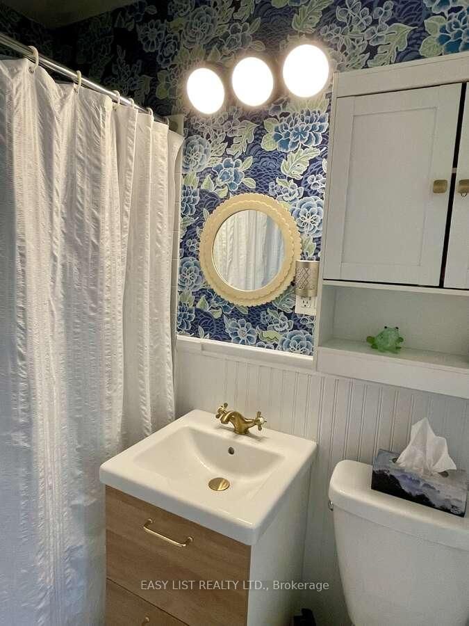 Detached House for sale at 35 Mary Street, Fort Erie, Ontario, L2A 4A4 - Central - MLS: X12322238