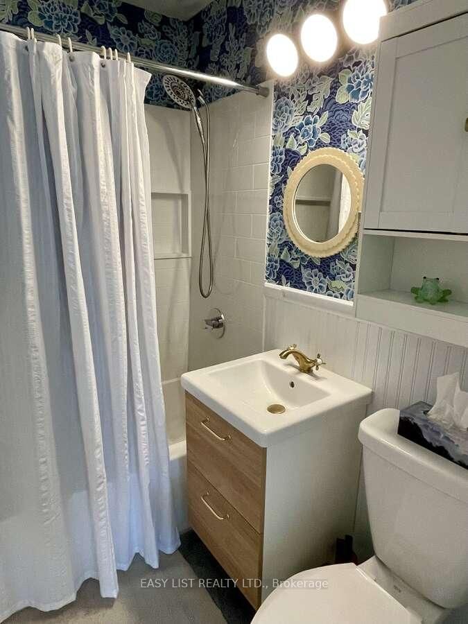 Detached House for sale at 35 Mary Street, Fort Erie, Ontario, L2A 4A4 - Central - MLS: X12322238