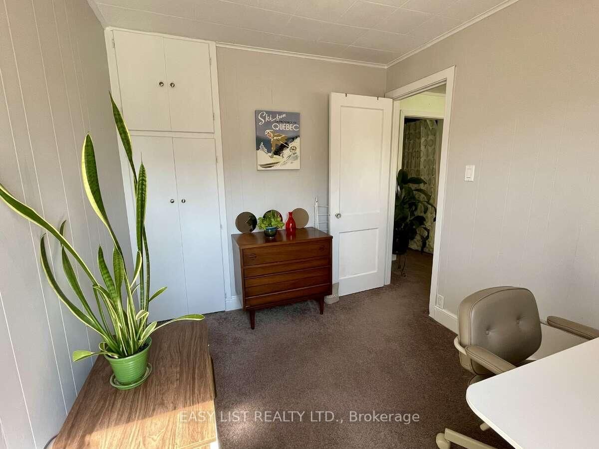 Detached House for sale at 35 Mary Street, Fort Erie, Ontario, L2A 4A4 - Central - MLS: X12322238