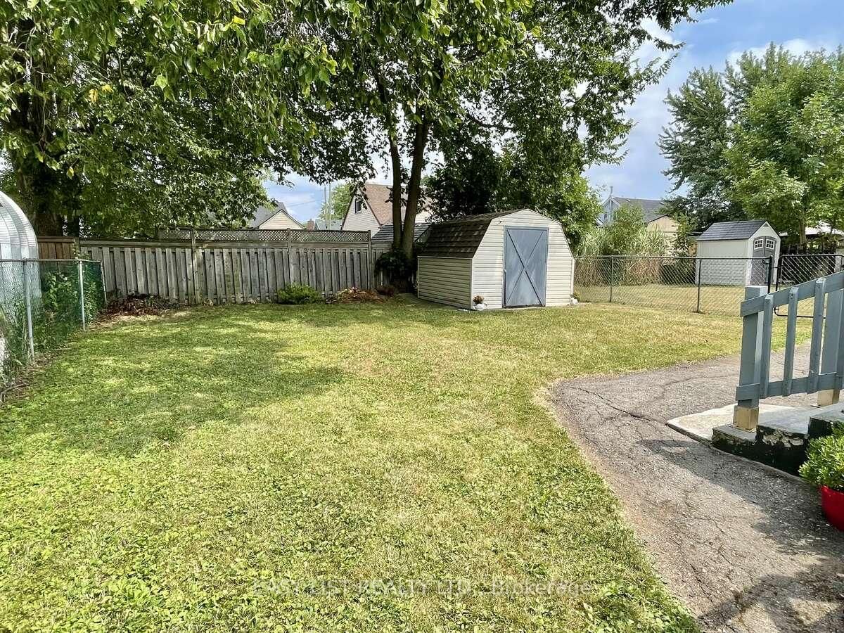 Detached House for sale at 35 Mary Street, Fort Erie, Ontario, L2A 4A4 - Central - MLS: X12322238