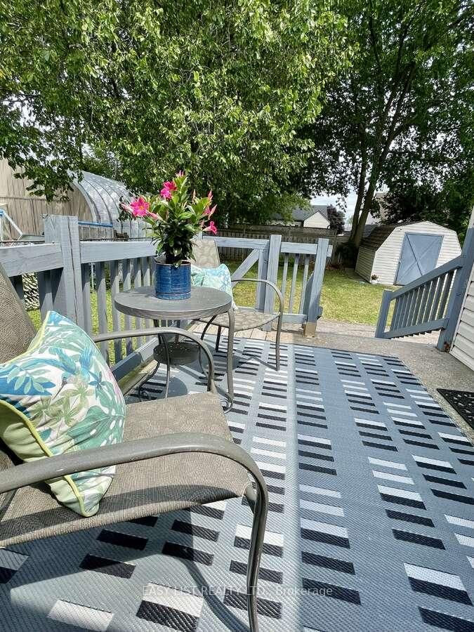 Detached House for sale at 35 Mary Street, Fort Erie, Ontario, L2A 4A4 - Central - MLS: X12322238