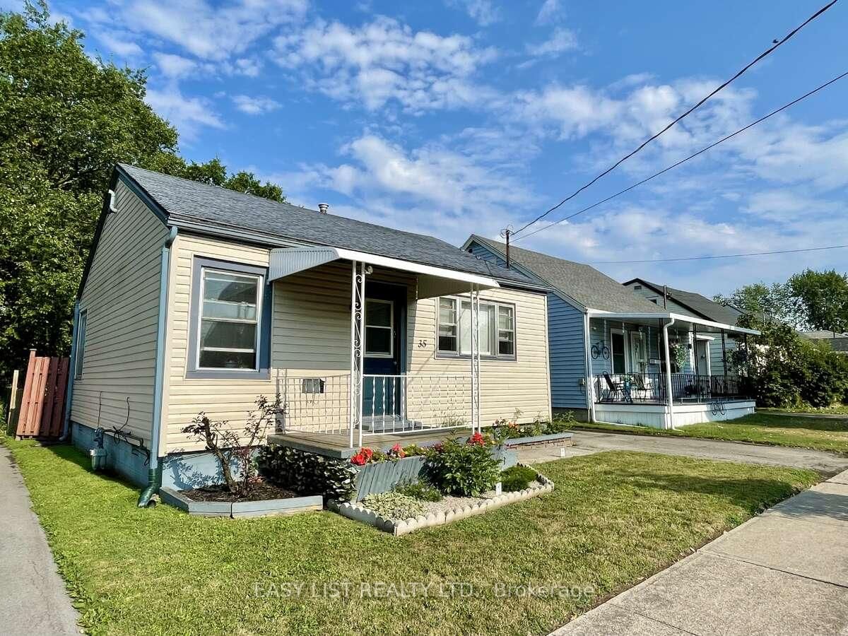 Detached House for sale at 35 Mary Street, Fort Erie, Ontario, L2A 4A4 - Central - MLS: X12322238