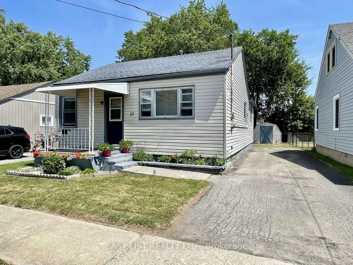 Detached House for sale at 35 Mary Street, Fort Erie, Ontario, L2A 4A4 - Central - MLS: X12322238