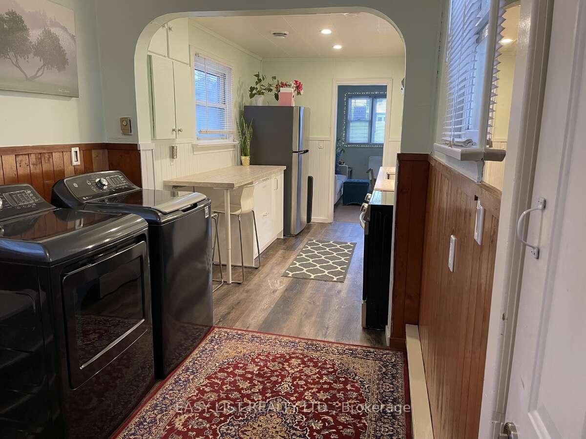 Detached House for sale at 35 Mary Street, Fort Erie, Ontario, L2A 4A4 - Central - MLS: X12322238