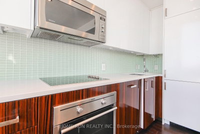 Unit 805 — 201 PARKDALE Avenue — photo 5