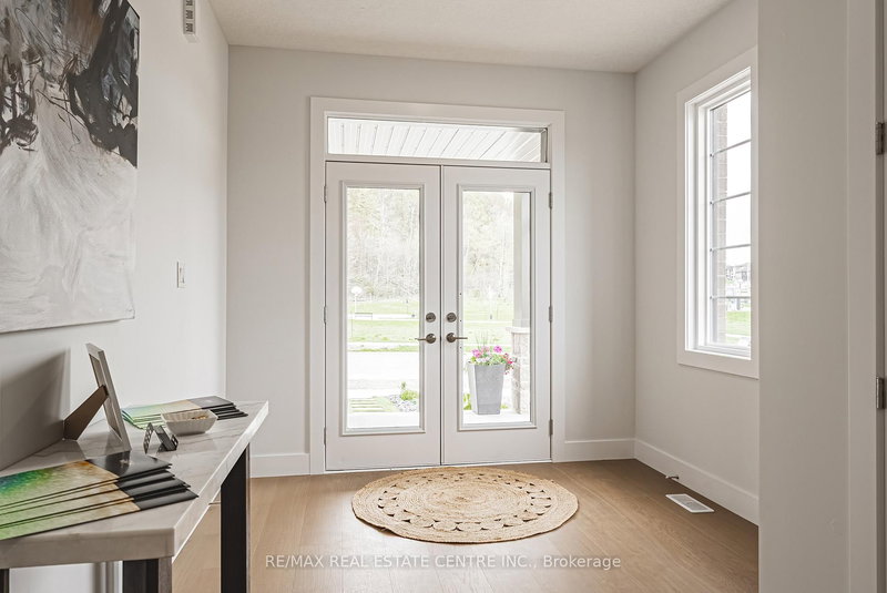 546 Benninger Dr, Kitchener, N2E 0C9 | Image 2