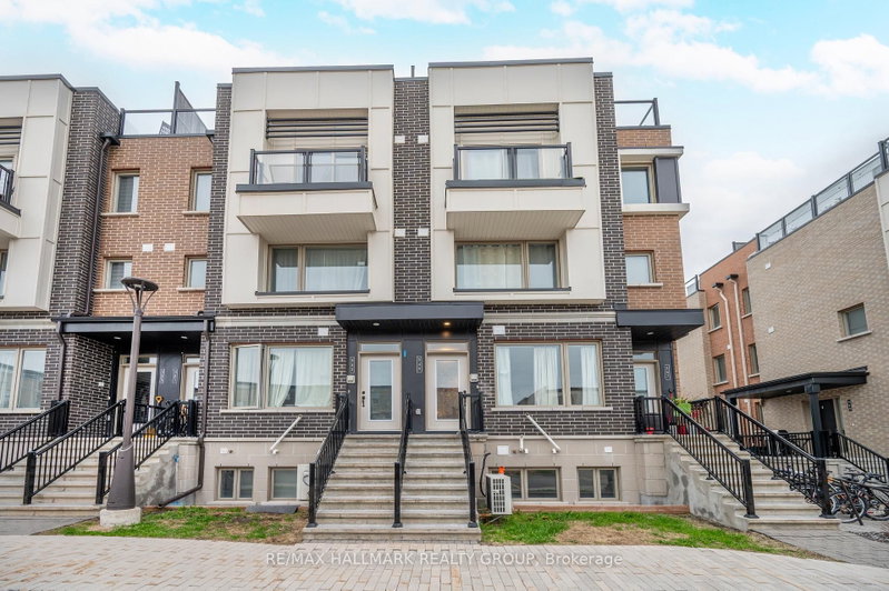 545 Ozawa Private, Ottawa