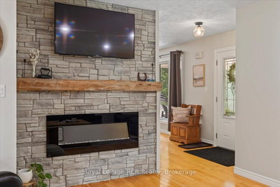 27 Emke Road — more photos