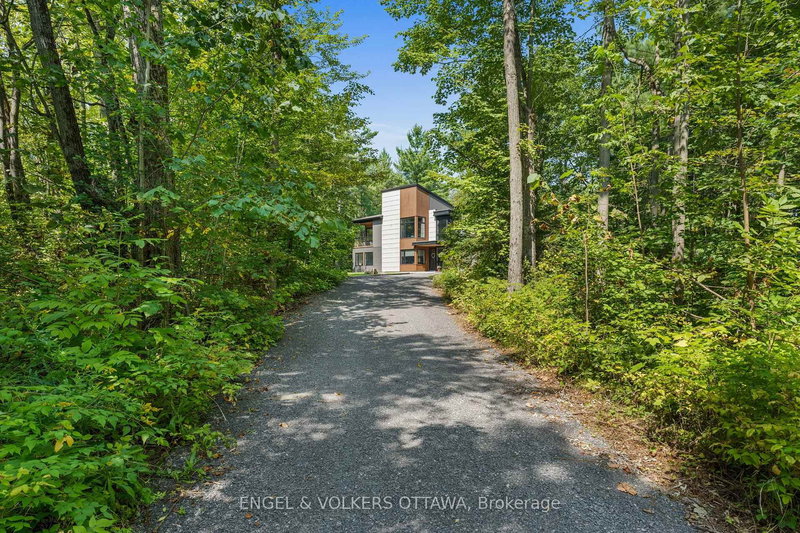 108 EDITH MARGARET Pl, Ottawa, K2W 1A8 | Image 2