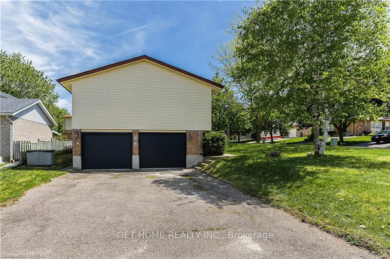 Main - 85 High Acres Cres, Kitchener, N2N 2S3 | Image 3