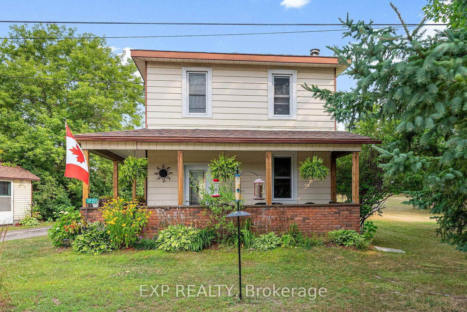 Listing photo 2