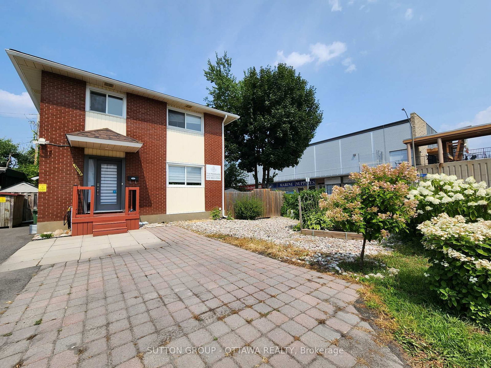 Listing Image 4