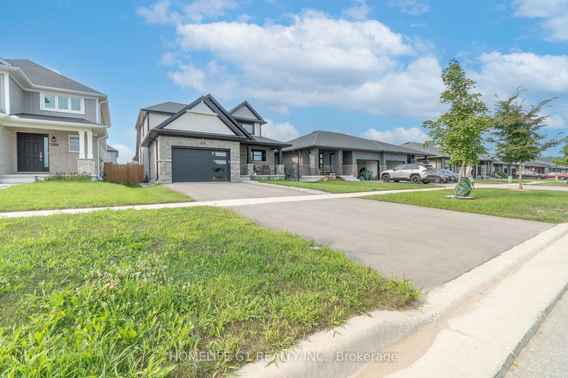 49 Feathers Crossing, St. Thomas, N5R 0M3 | Image 2