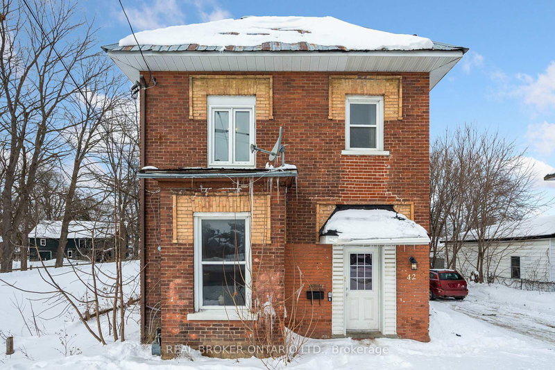 42 Daniel St N, Arnprior, K7S 2K5 | Image 2