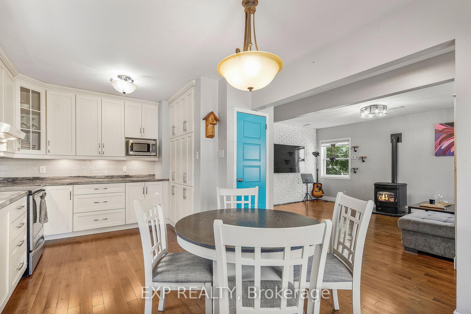 Listing Image 7