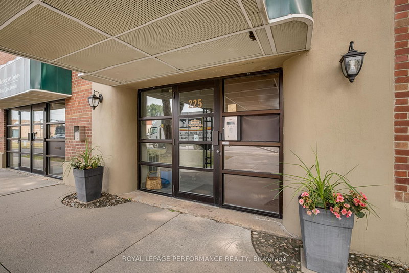 304 - 225 Main St W, Hawkesbury, K6A 3R7 | Image 2