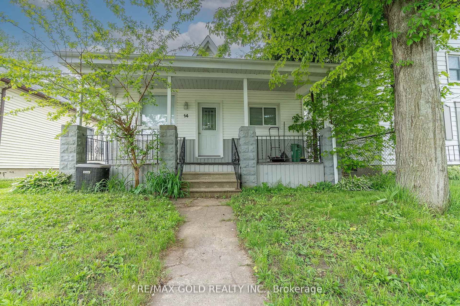 Listing Image 4