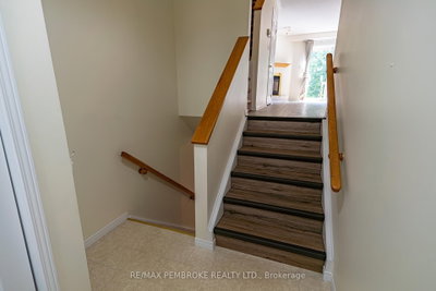 235 Willoughby Crescent — more photos