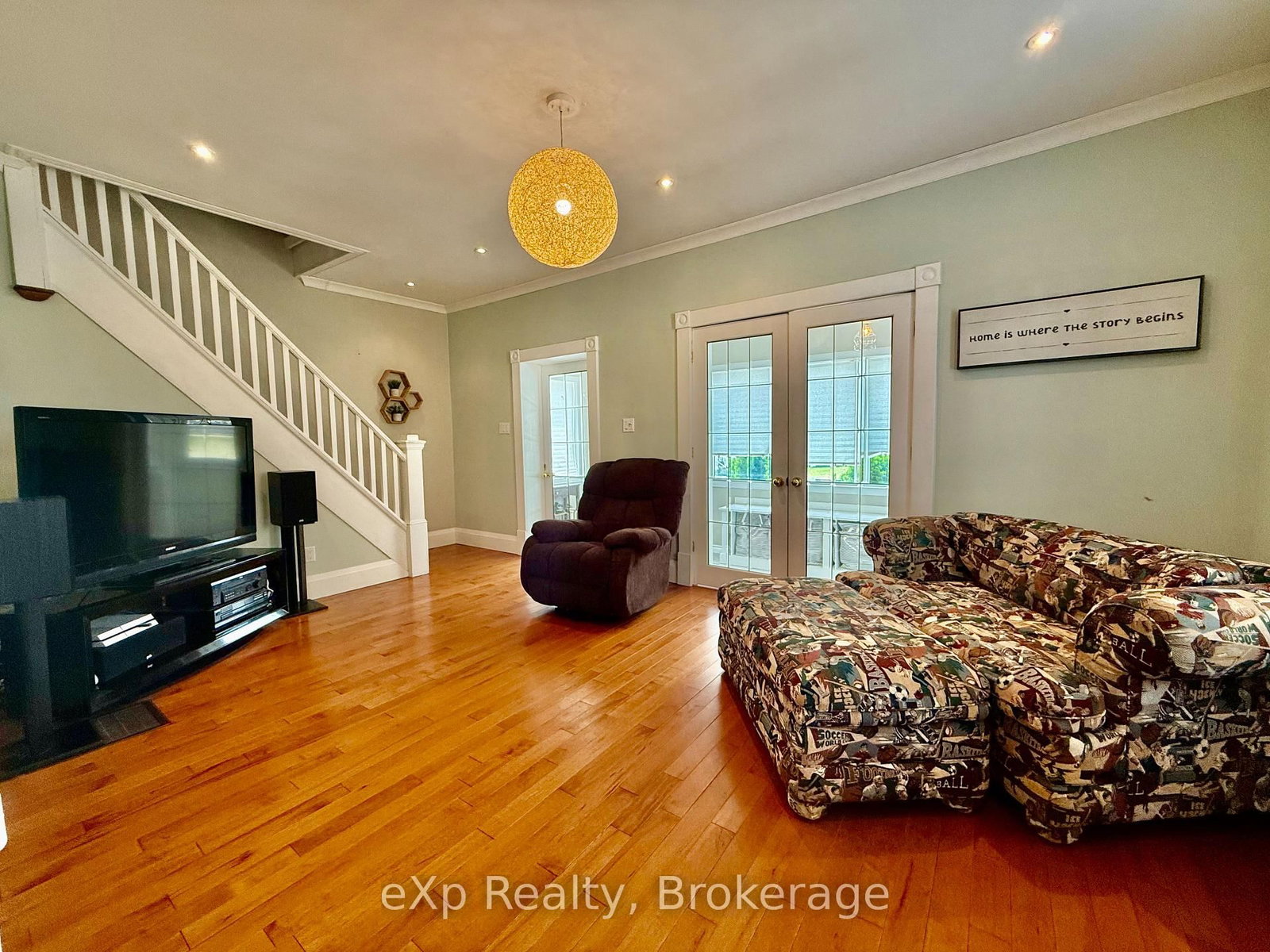 Listing Image 4