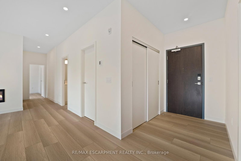 309 - 123 Lincoln St, Welland, L3C 6P8 | Image 3